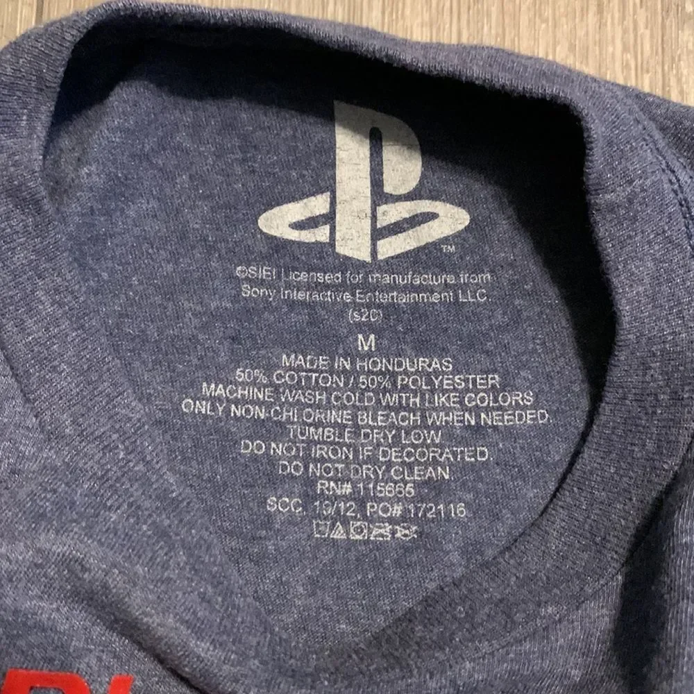 Lot of 2‎ PLAYSTATION gaming T-shirts - size M-(8)